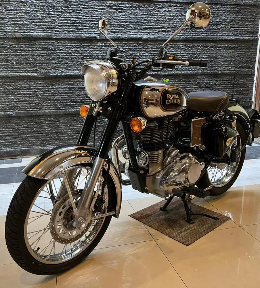 Royal Enfield Classic 500cc 2019 - Chrome Black