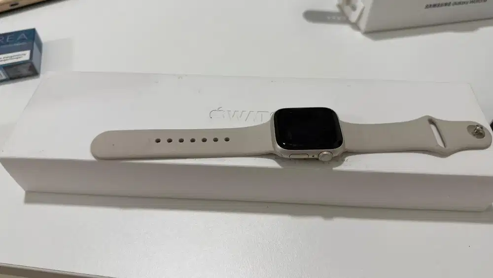 Apple Watch Series 8 Starlight 41mm : Warranty exp. 16 January 2025