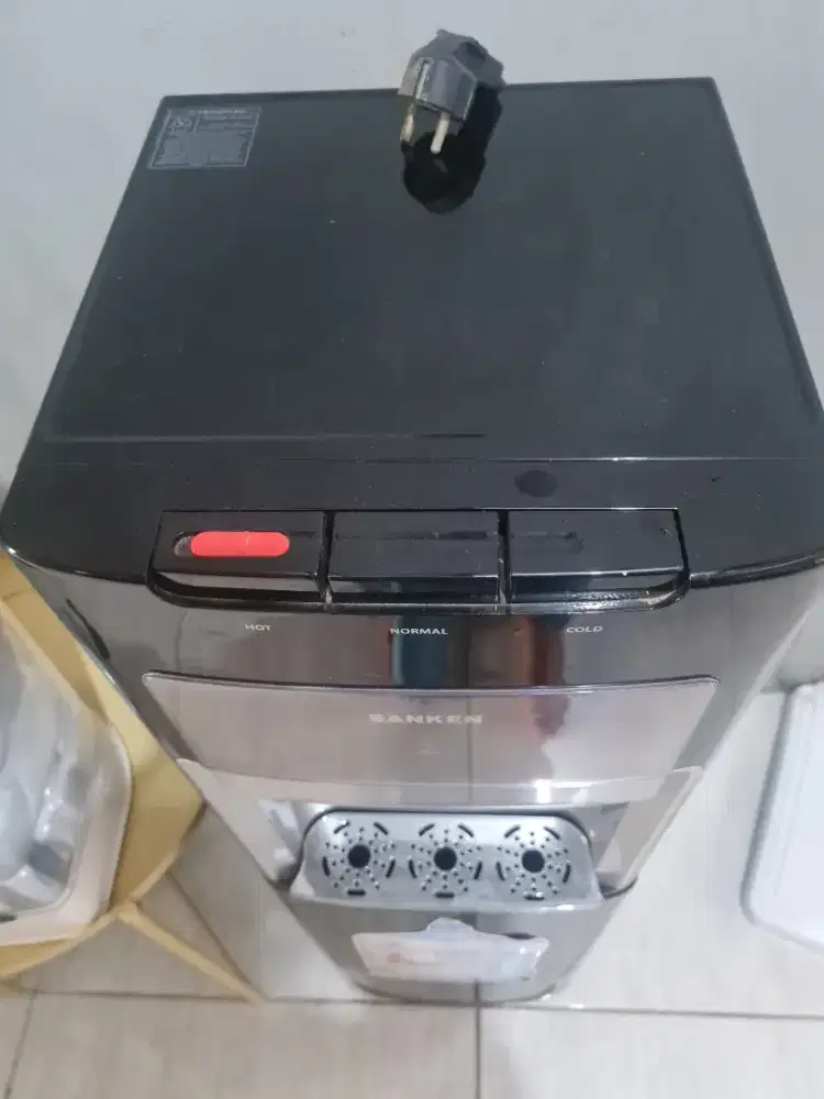 Jual dispenser second merk sanken