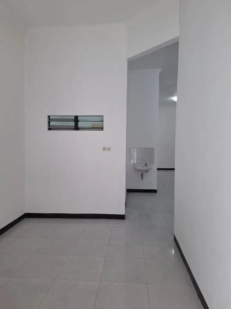 DIJUAL RUMAH 1LT PLOSO TIMUR SIAP HUNI KUSEN STAINLESS BEBAS BANJIR