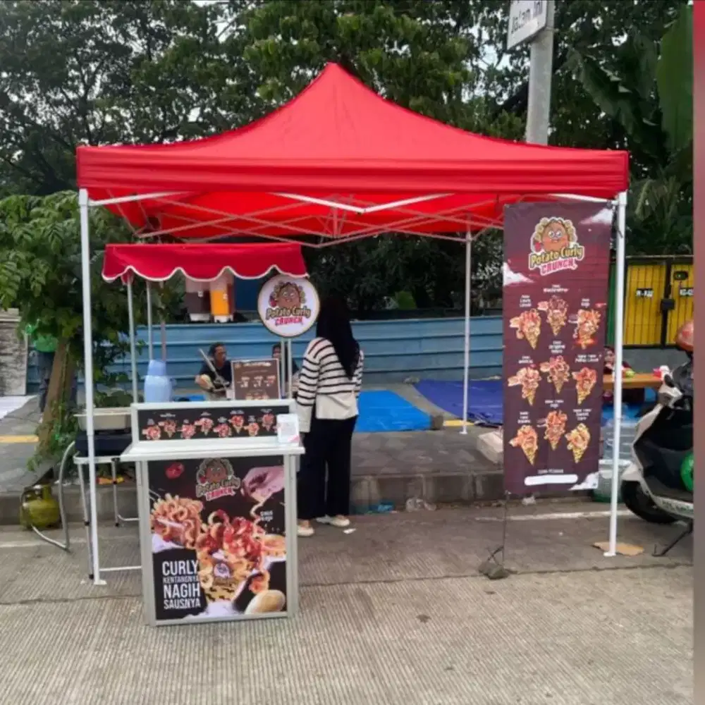 Stand booth potato curly