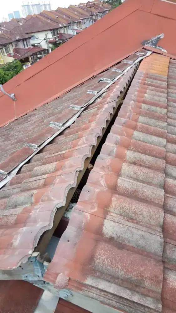 Tukang perbaikan atap bocor,dag,talang,kanopi,renopasi dll