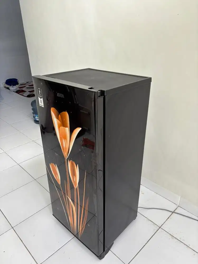 KULKAS AQUA 1 PINTU PEMAKAIAN 3 TAHUN
