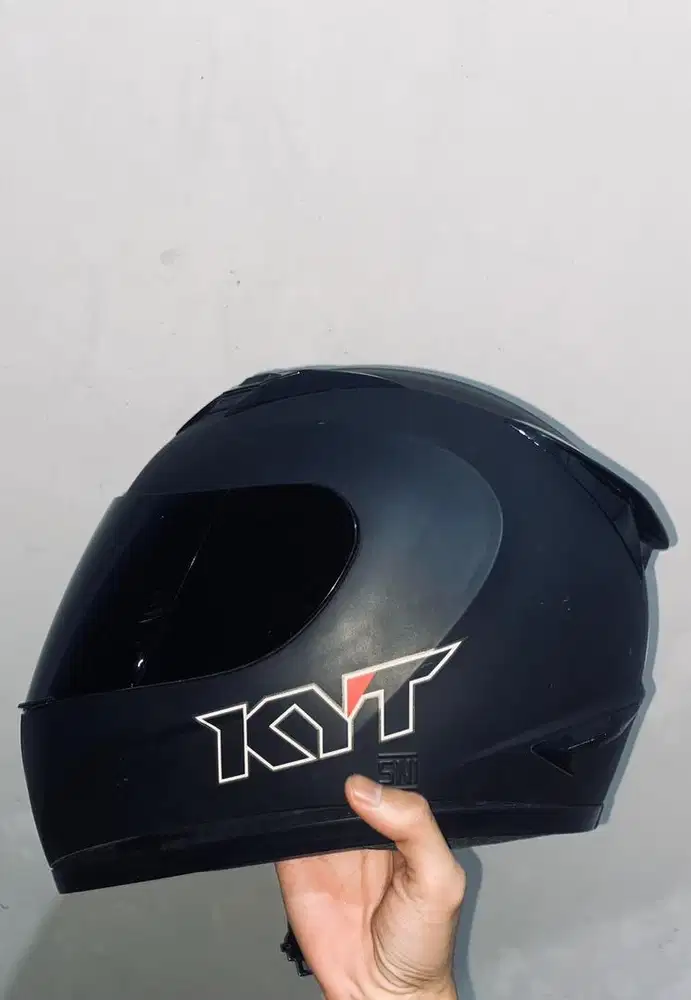 HELM KYT R10 BEKAS