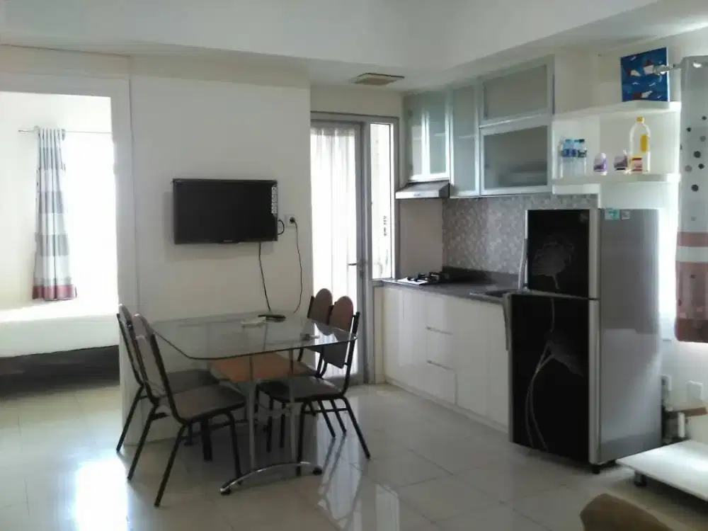 disewakan unit apartemen green lake sunter,2bedrooms furnished,lantai rendah,selantai parkir mobil,46 juta/12bulan
