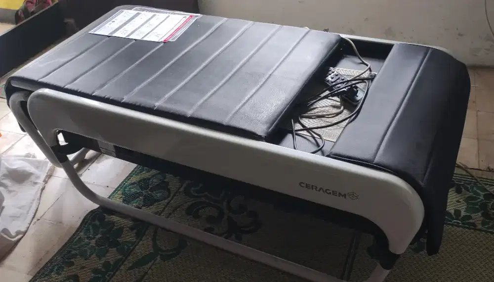 CERAGEM - Pemijat Thermal Otomatis