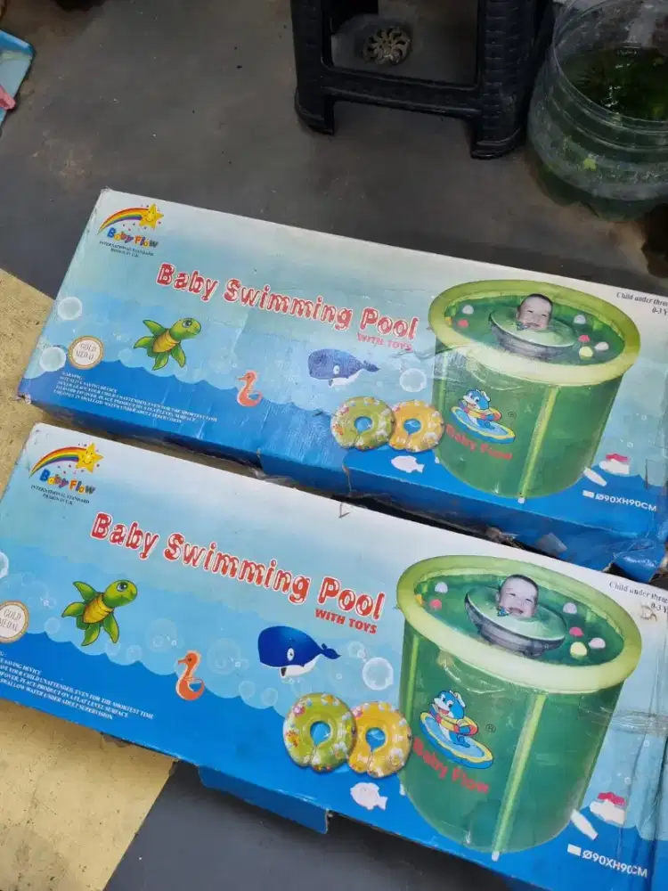 BABY SWIMMING POOL PORTABLE WITH TOYS