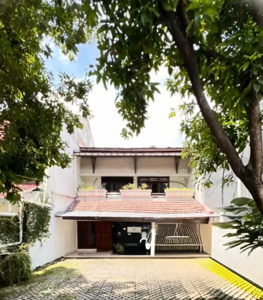 Dijual di bawah harga pasar  Rumah standard di Patra Tomang