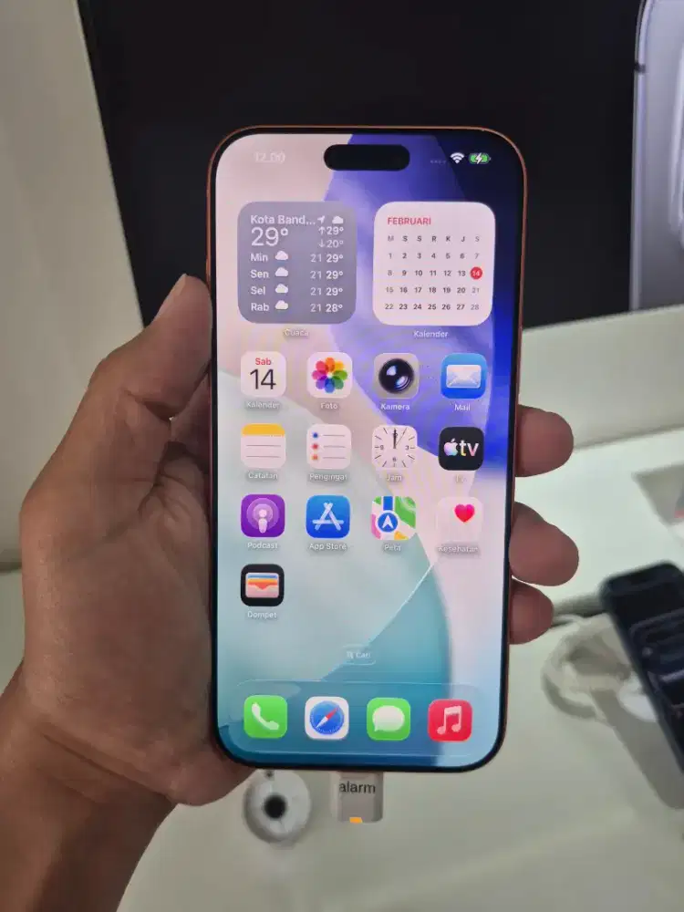 iPhone 17 Promax Orange