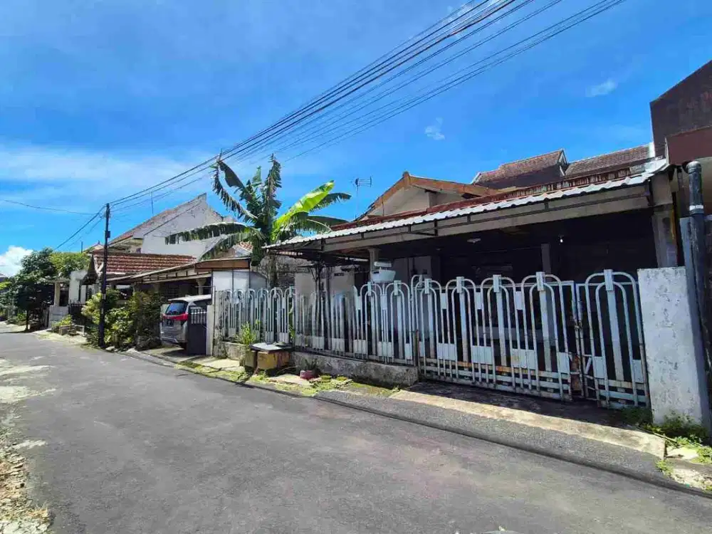 Rumah Hitung Tanah di Kawasan Soekarno Hatta Cocok untuk Kost Eksklusif