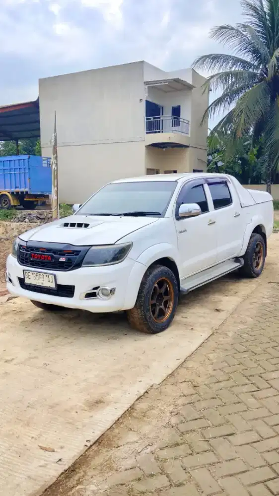 Dijual mobil hilux