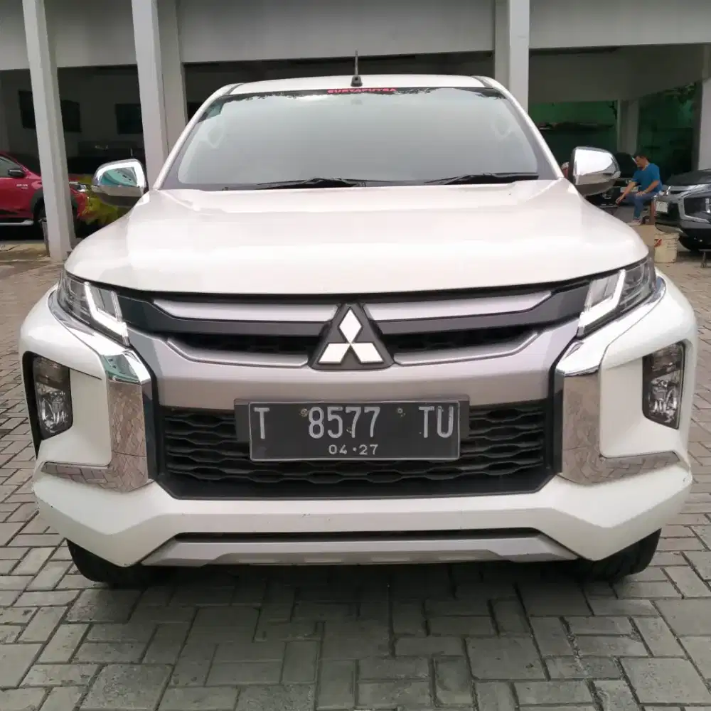 MITSUBISHI TRITON DC 2.4L EXCEED M/T 4X4 2022 NIK 2022 NOPOL T ORIGINA