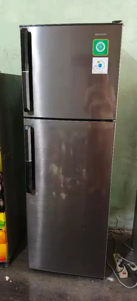Kulkas 2 pintu sharp kirei nominus