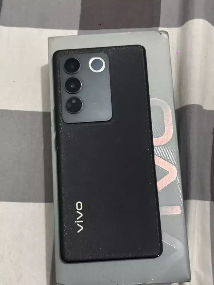 Vivo v27 8/256 black