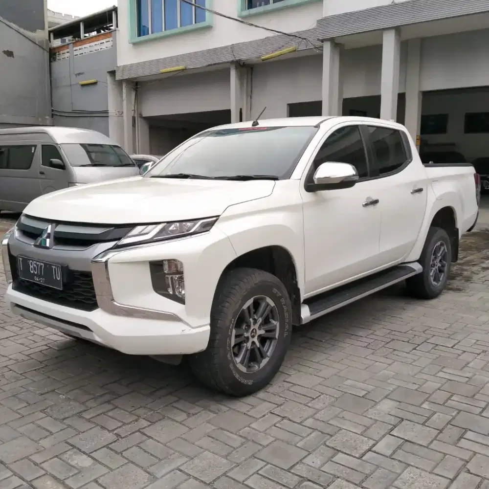 MITSUBISHI TRITON DC 2.4L EXCEED M/T 4X4 2022 NIK 2022 NOPOL T ORIGINA