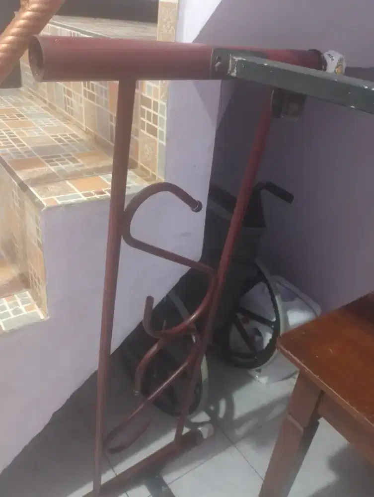 Dijual besi tempat tidur bekas