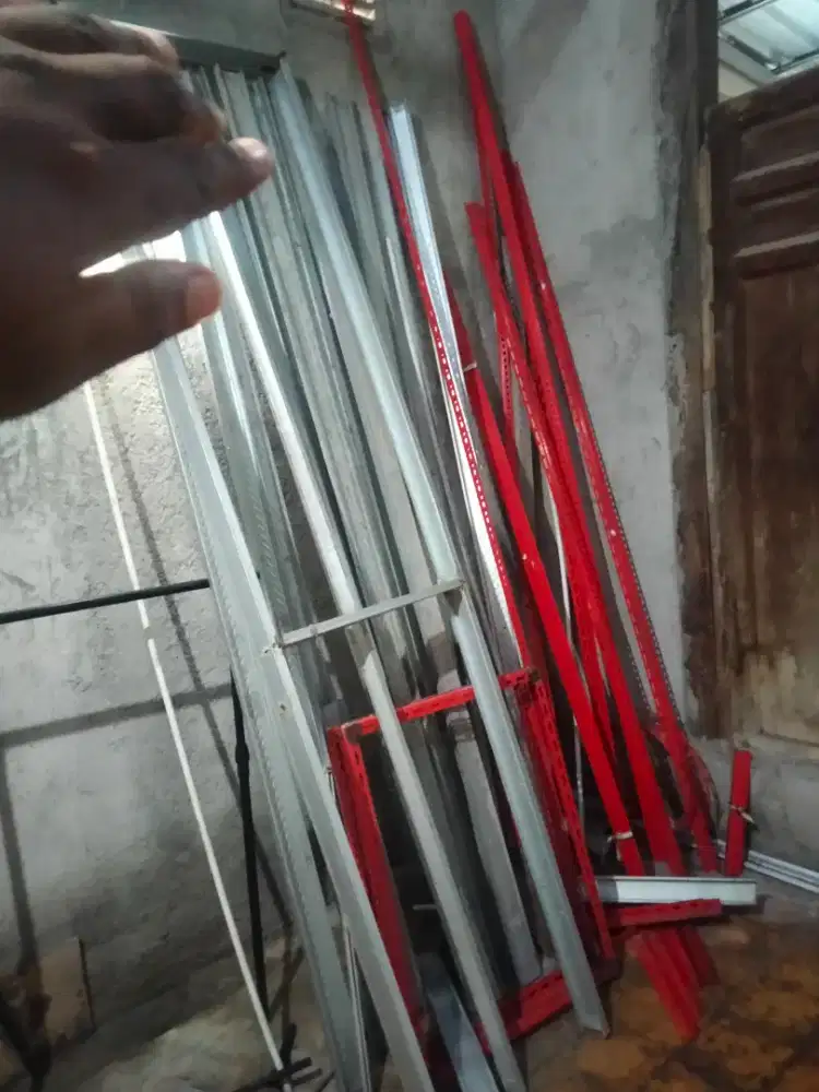 Besi siku Lubang (bisa custom buatkan rak)