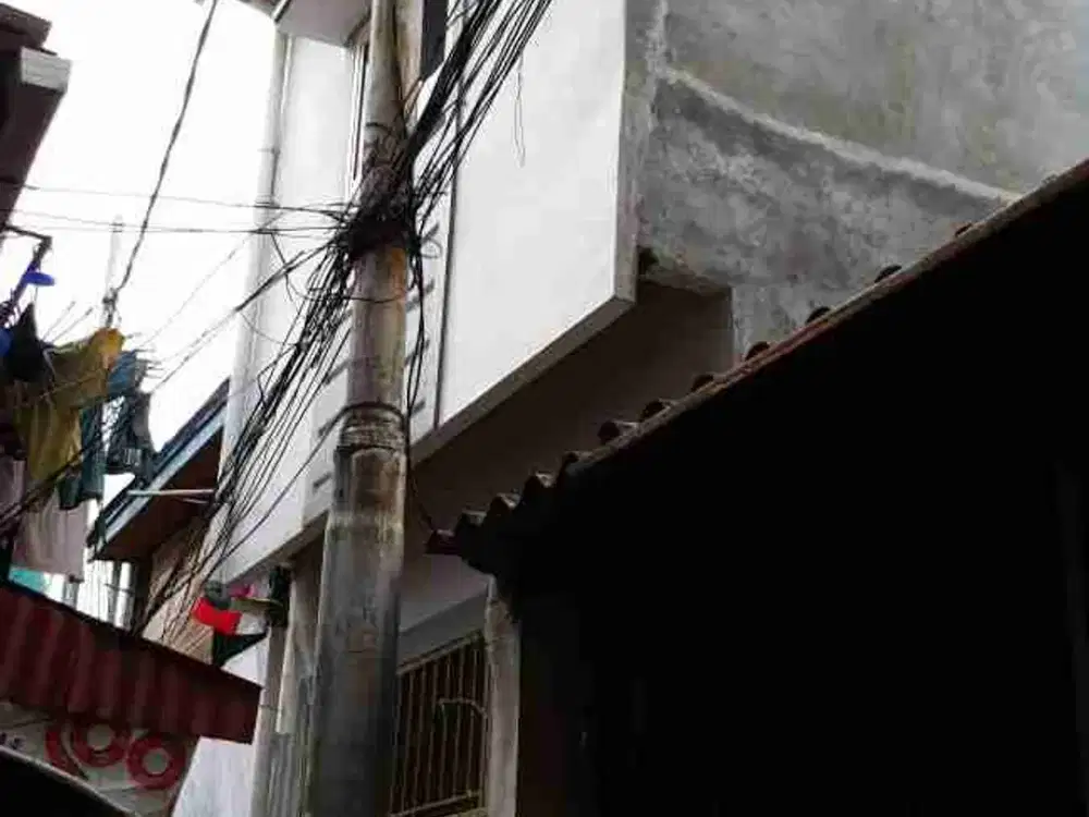 Rumah 2 lantai dalam gang Motor