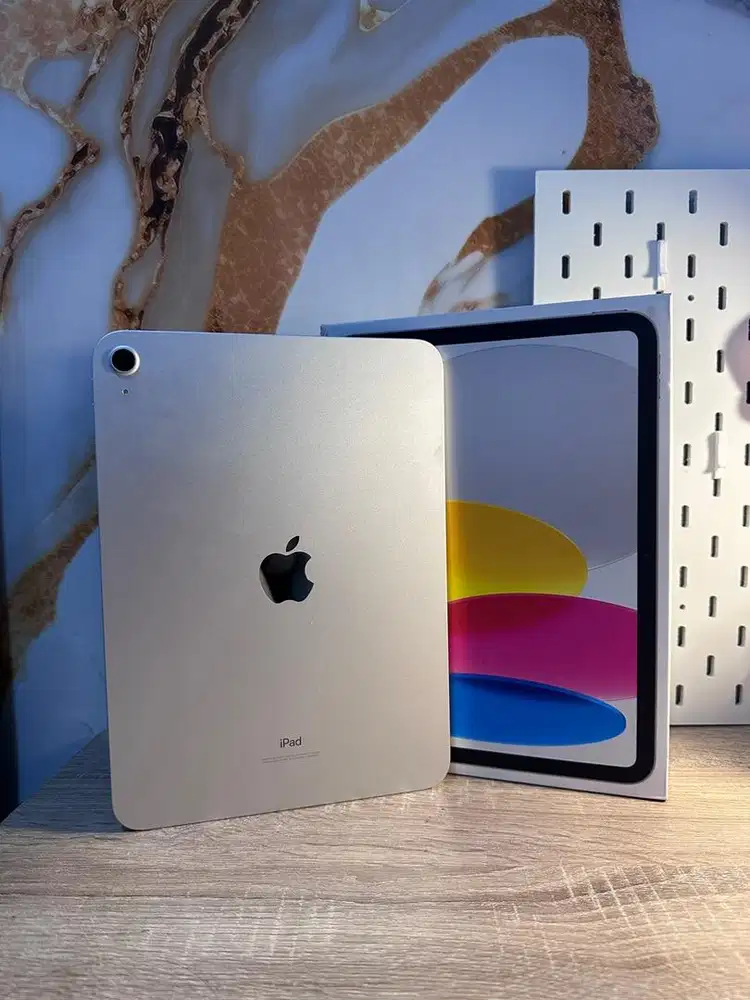 iPad Gen 10 Silver 64 GB