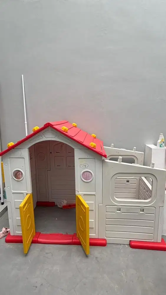 Mainan rumah rumahan