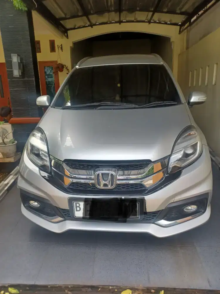 Jual Kondisi Istimewa Mobilio RS 2014 Silver