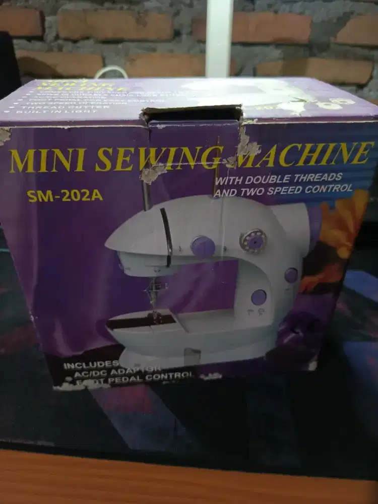 Mesin jahit portabel