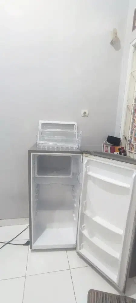 Kulkas Freezer Hisense 1 Pintu