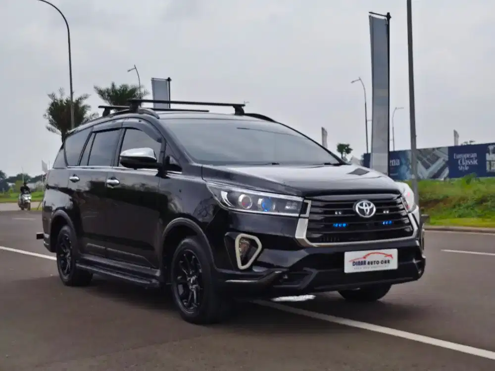 Innova Venturer Diesel AT 2021 KM 28 Ribu