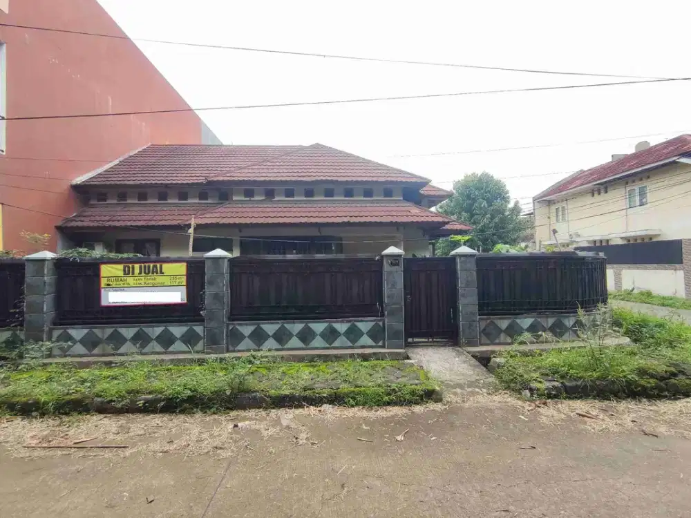 Rumah Hook dengan Tanah Luas, Strategis dan Terjangkau di Griaya Bintara Indah