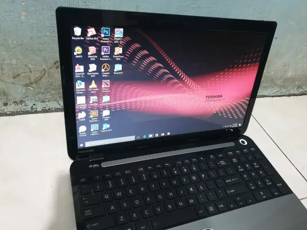 Toshiba Slim i7 Gen4 Ram8gb/Ssd128gb Batre Ok Layar 15,6 Glossy
