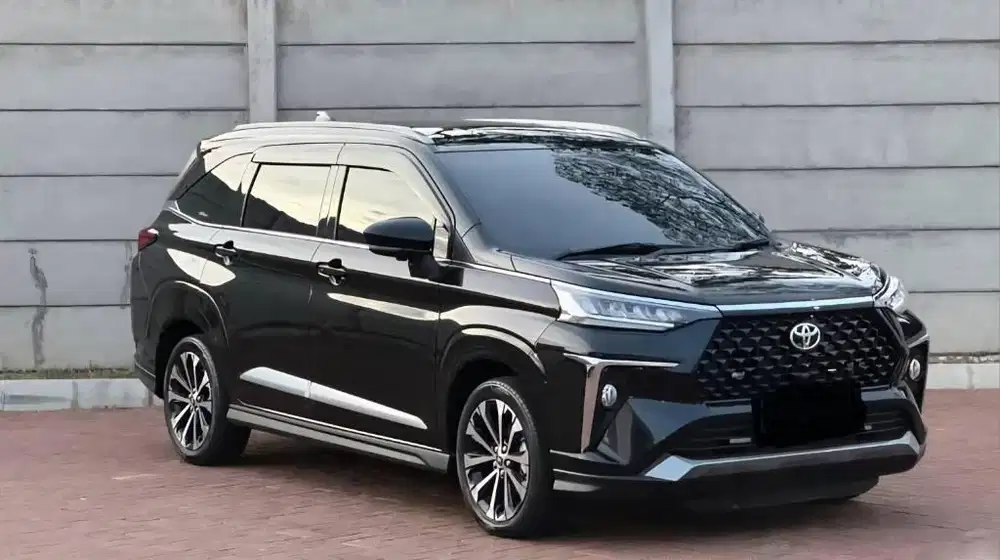 New Veloz Q TSS A/T 2022/21 Hitam