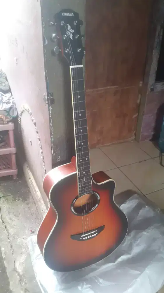 GITAR AKUSTIK YAMAHA