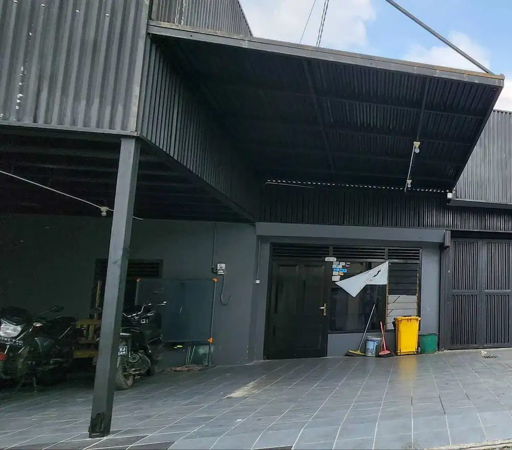 RUMAH USAHA BISA HUNIAN BISA KOS 1 LANTAI LOKASI PREMIUM CONDONGCATUR