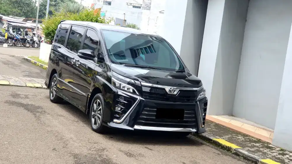 [ ANTIK LOW KM ] Toyota Voxy 2.0 Sunroof AT 2019/2020