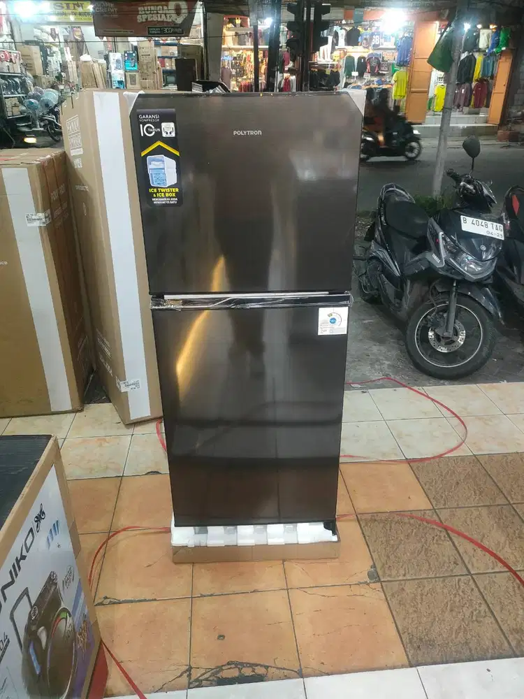 Kulkas Polytron bisa kredit modal KTP