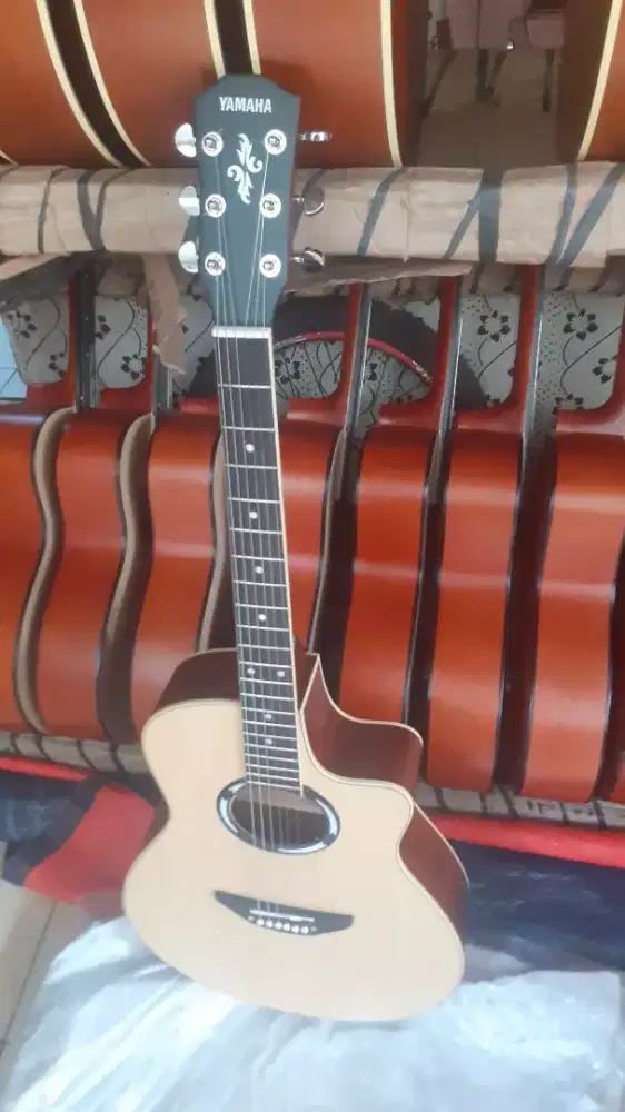 GITAR AKUSTIK YAMAHA