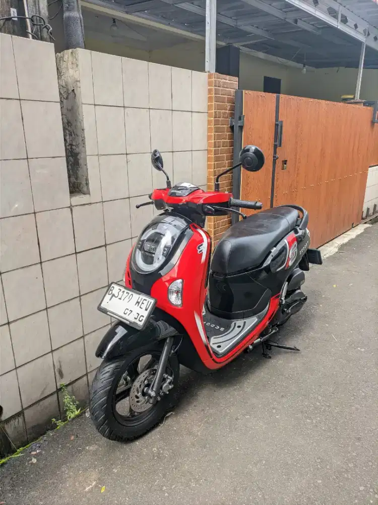 Bissmillah dijual motor Honda Scoopy like new 2025