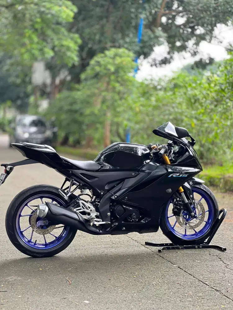 SPORT IDAMAN! YAMAHA YZF R15 V4 2022 HITAM KM RENDAH PAJAK ON SUPERB