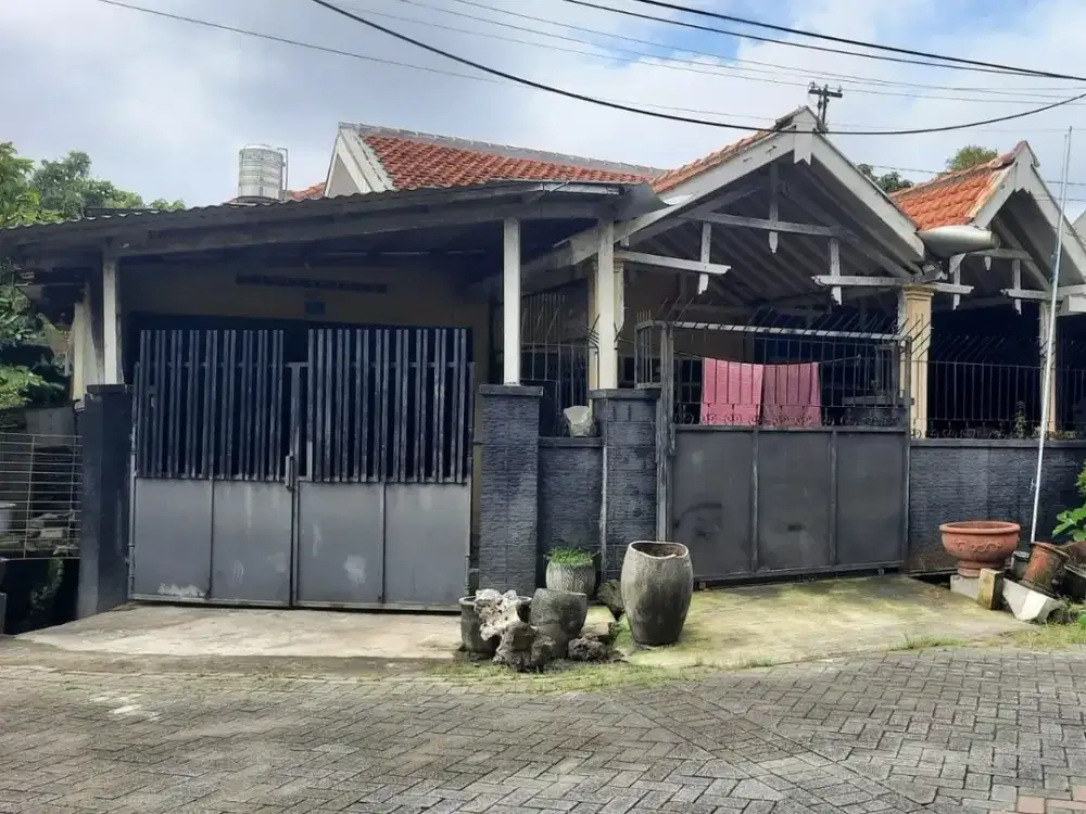 Rumah Tenggilis Terawat Strategis Dekat UBAYA