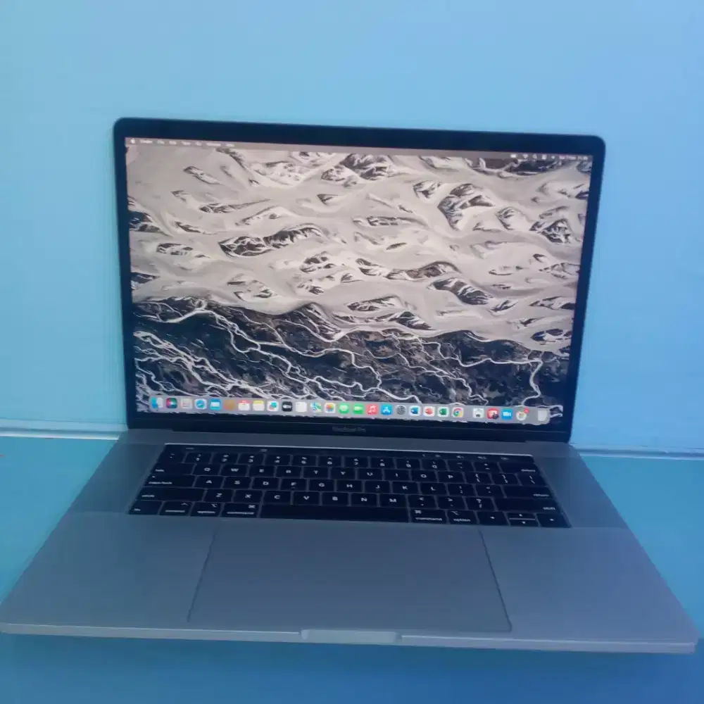 MacBook pro i9 touchbar 2019