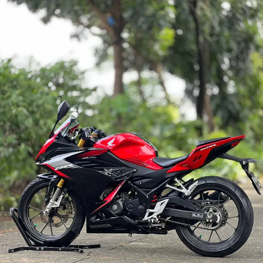 HONDA NEW CBR150R NON ABS MERAH 2021 KM LOW PAJAK HIDUP SIAP NGEBUT
