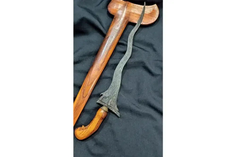Keris Sepuh Mahesa dengen I Kebo dengen Luk 5 pamor Miring Majapahit