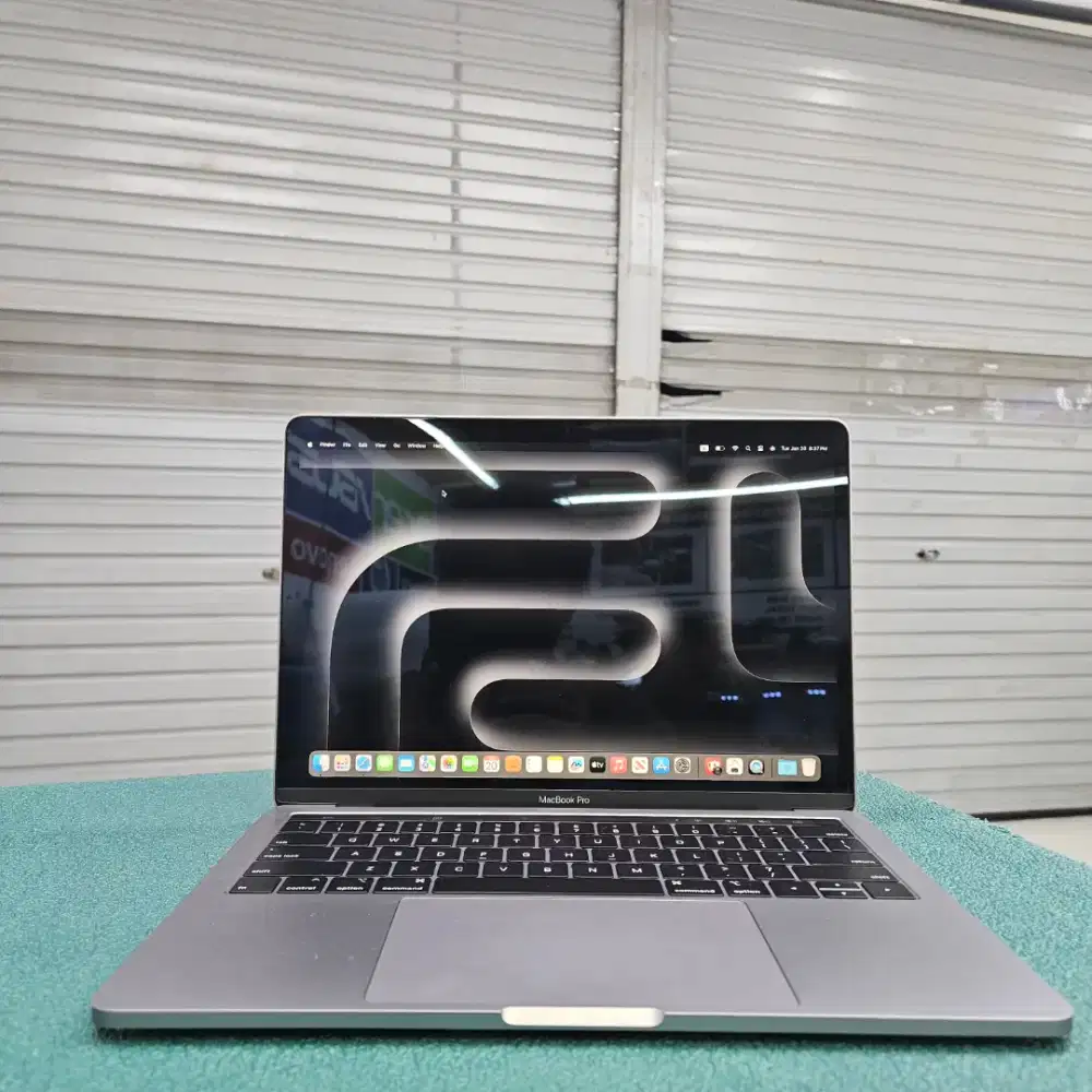 Macbook Pro 2019 i7 16/512