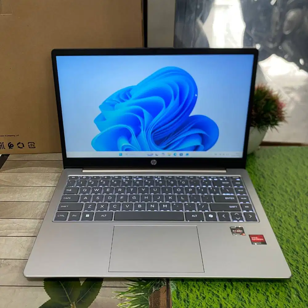New HP 14 EM0321AU Ryzen 3-7320U RAM 8GB SSD 512GB 14 FHD Windows 11
