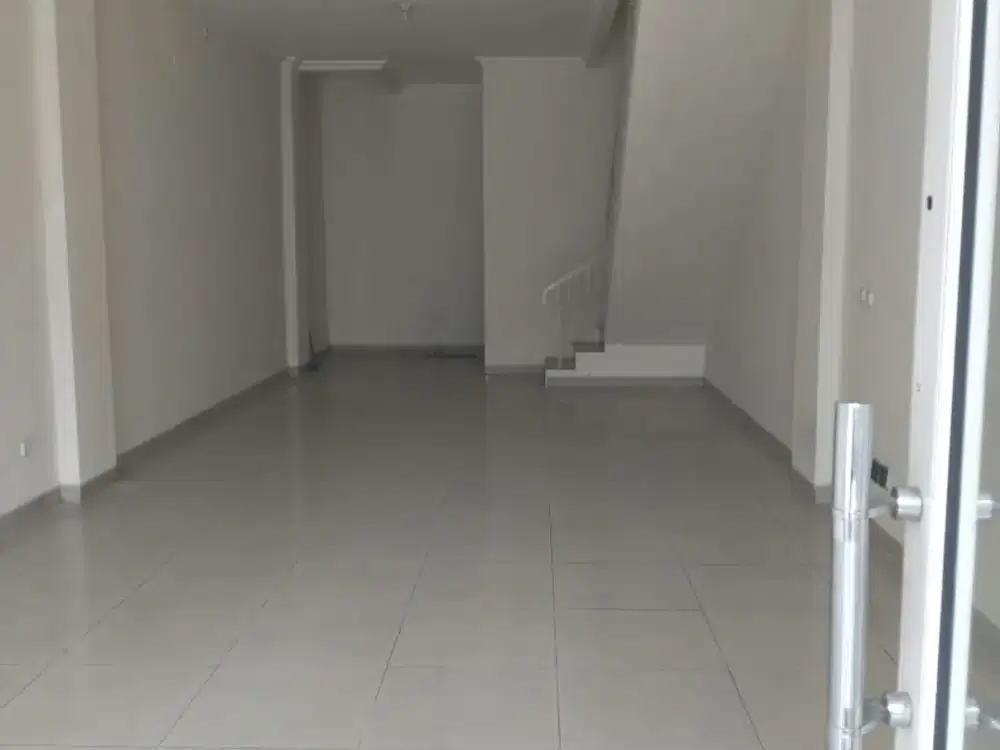 P FL Disewakan Ruko Gandeng 4 Hadap Jalan Boulevard Min. 2 Thn Cocok Resto dll