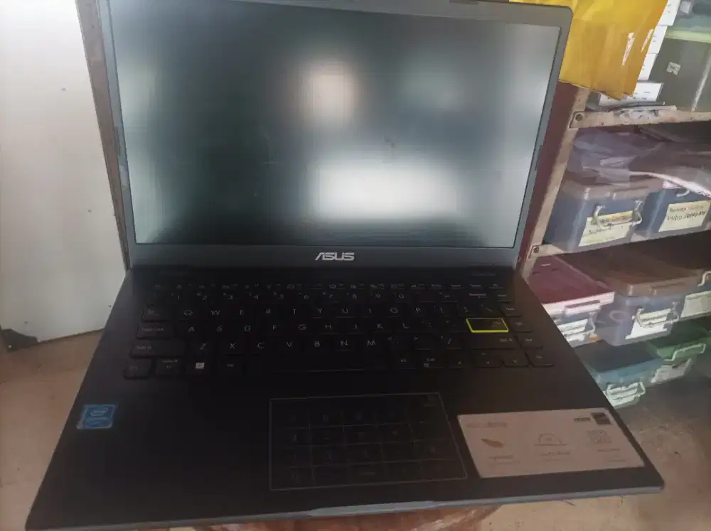 Laptop Asus n4020 ram 4/256