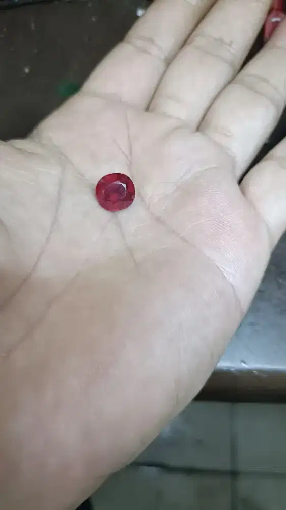 Dijual aneka batu permata Ruby, zamrud ,blue safir ada surat