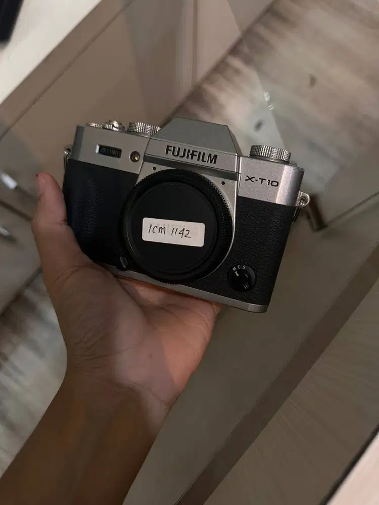 FUJIFILM X-T10 BODY ONLY SILVER ICM 1142