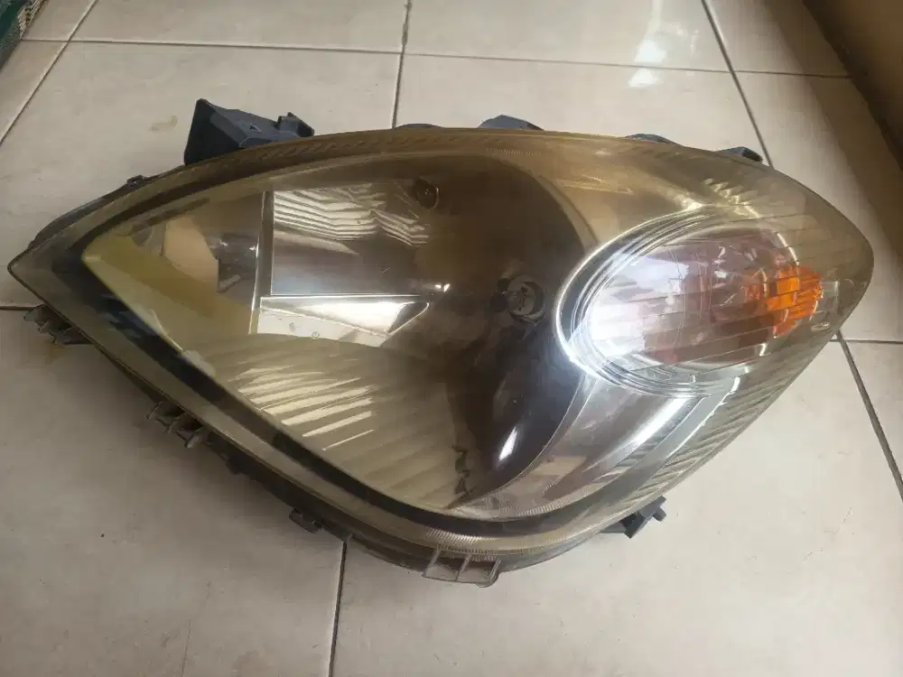 Lampu Depan Xenia Old