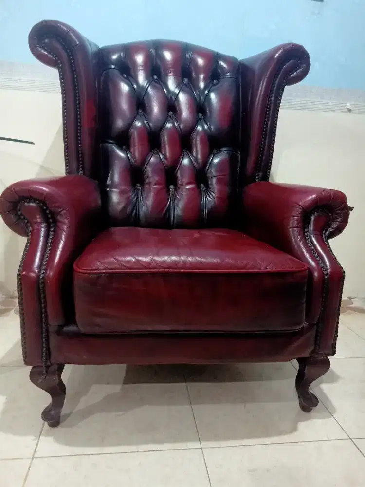 Sofa full kulit model Chesterfield
